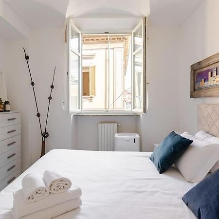Casa Regina 3, Nel Centro Di Alba! Lägenhet Exteriör bild