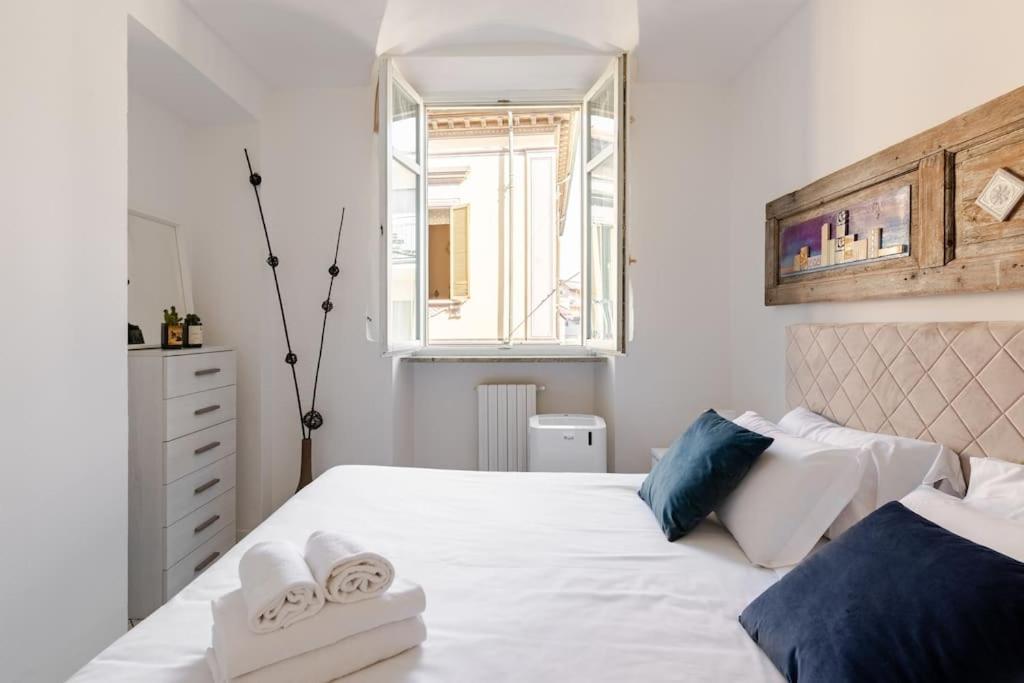 Casa Regina 3, Nel Centro Di Alba! Lägenhet Exteriör bild