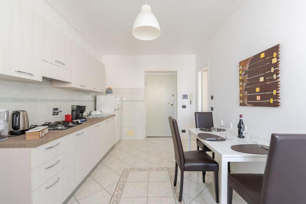Casa Regina 3, Nel Centro Di Alba! Lägenhet Exteriör bild