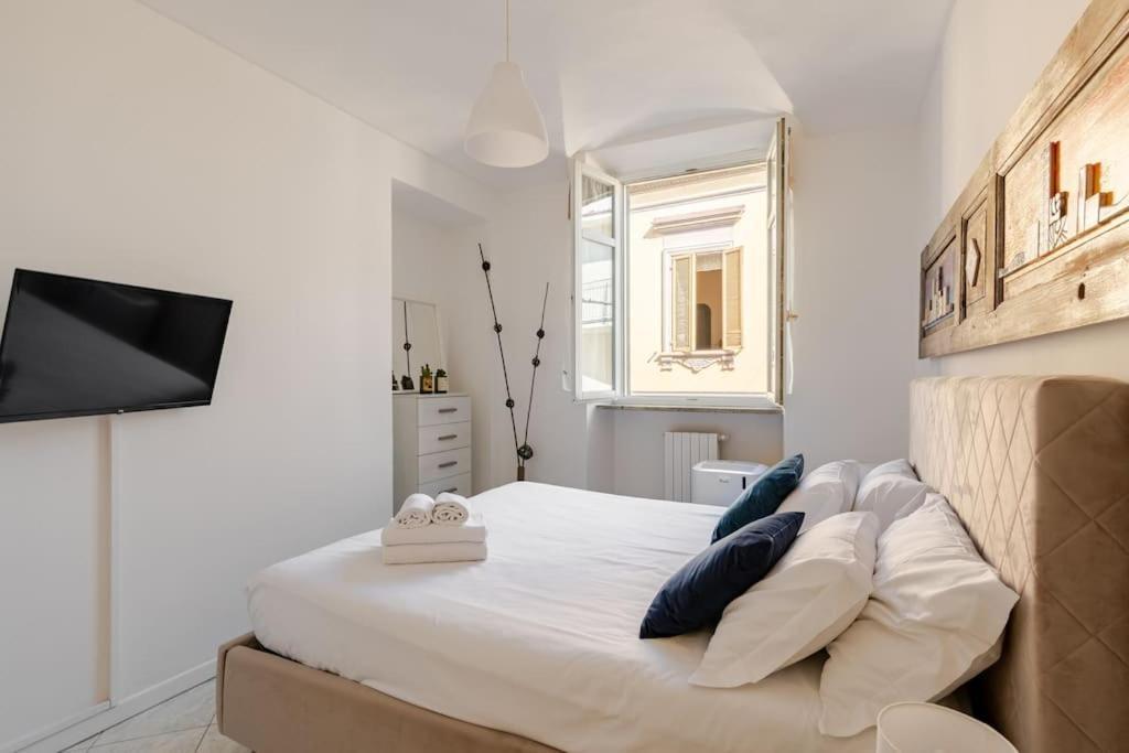 Casa Regina 3, Nel Centro Di Alba! Lägenhet Exteriör bild